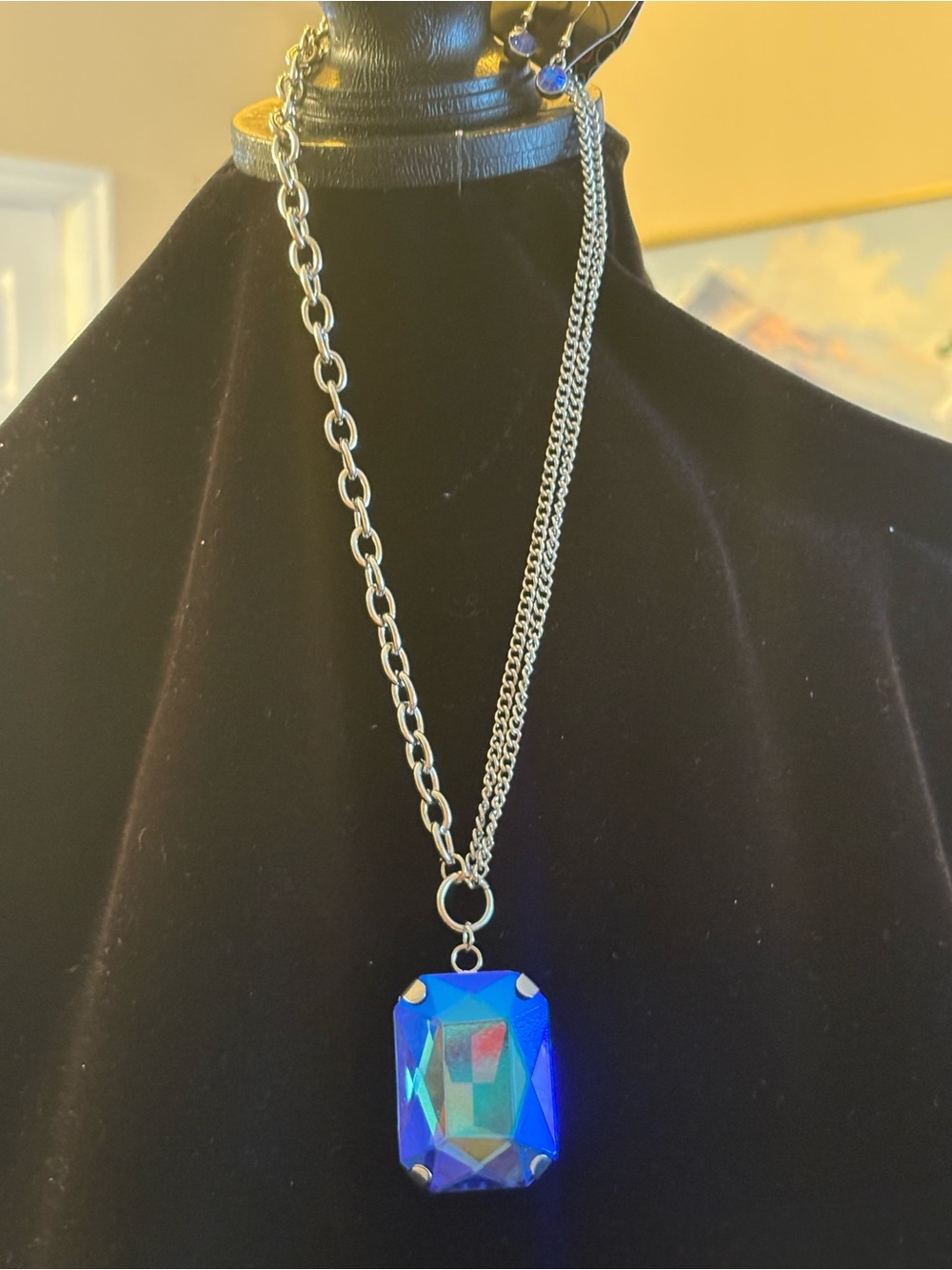 Irregular Silver Chain Necklace with Blue Gem Pendant